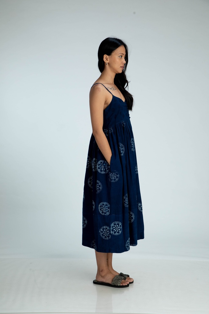 STRAPPY DRESS, DARK BLUE, BATIK ROUNDFLOWER, COTTON